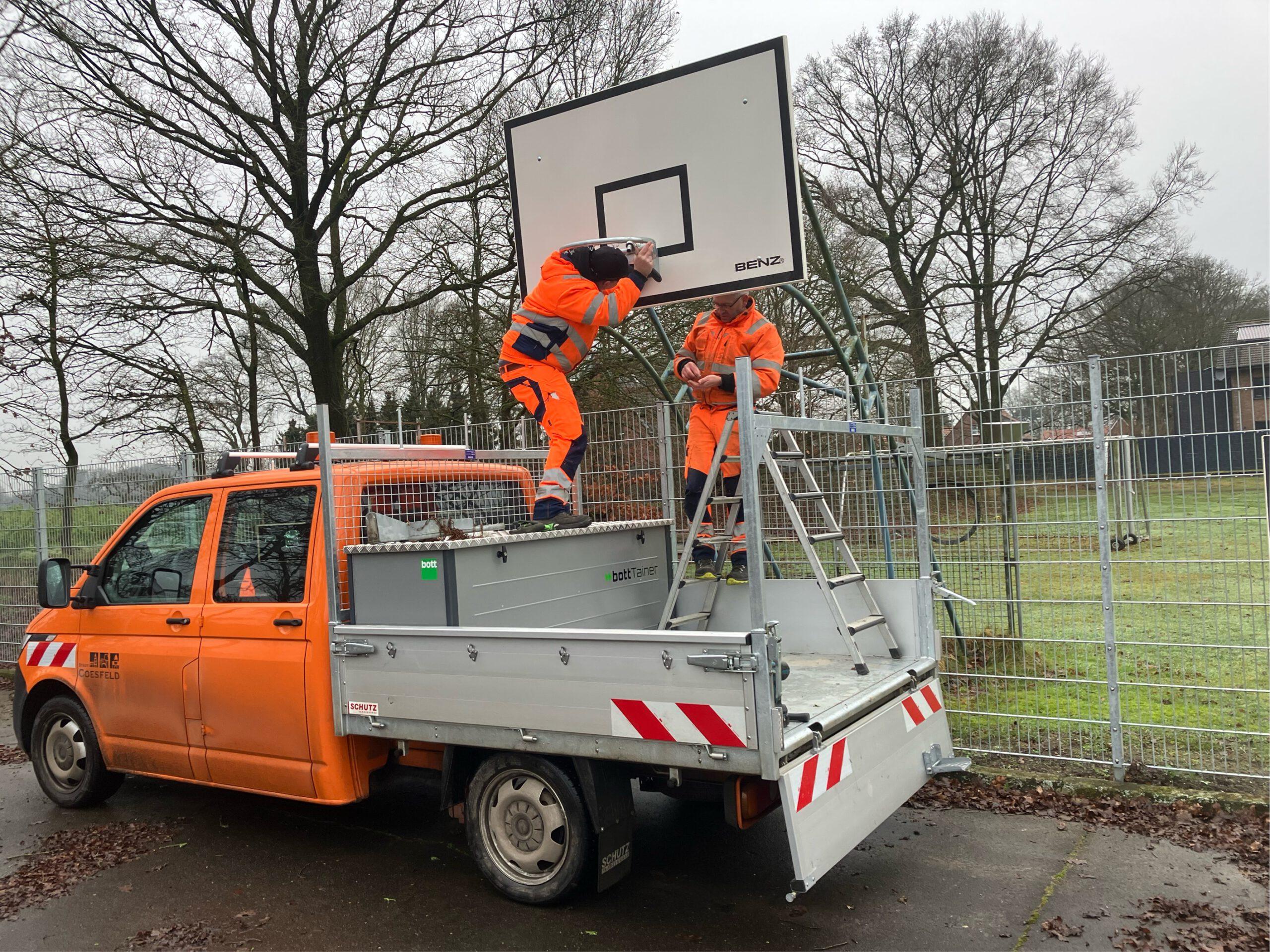 Reparaturen auf dem Heidesportplatz